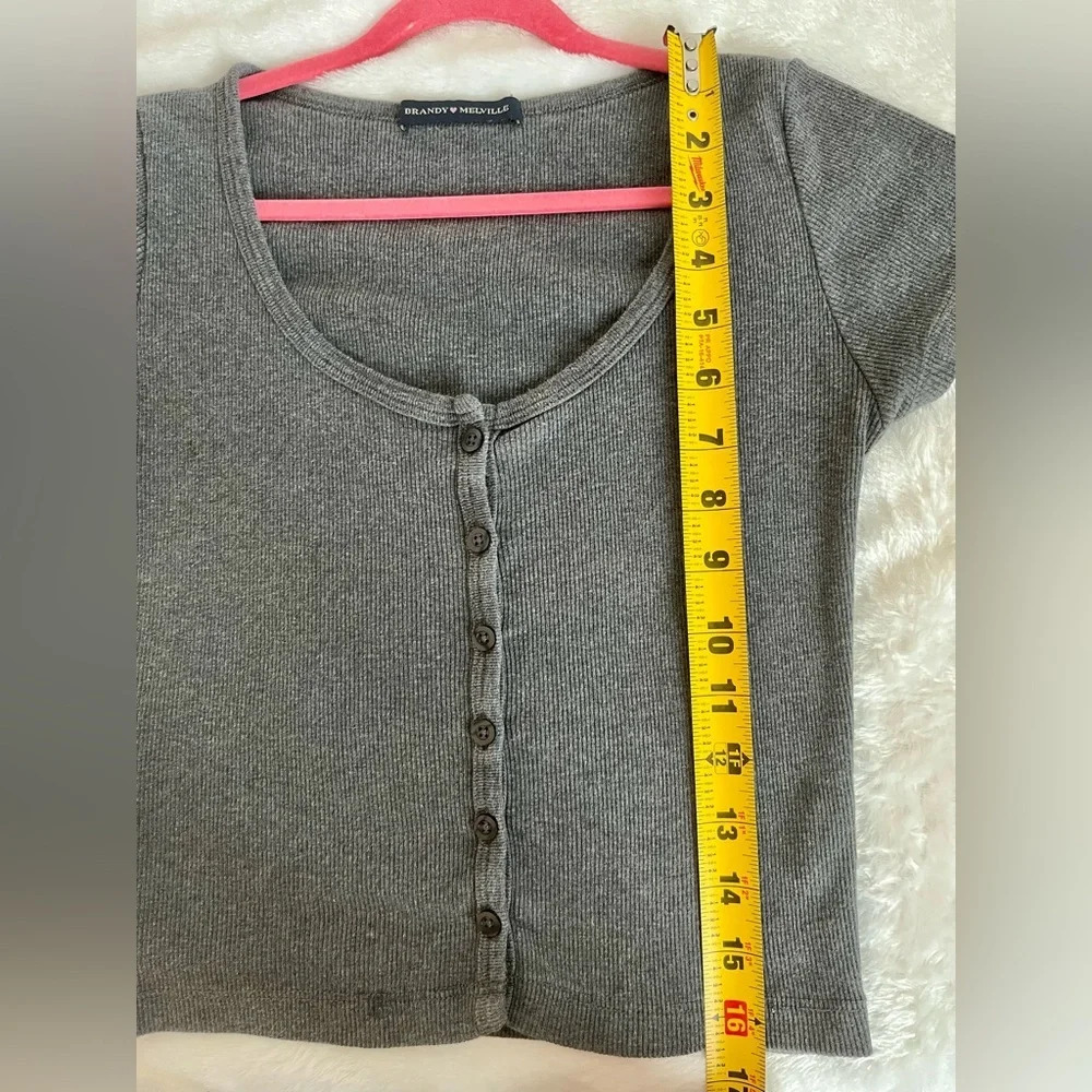 Brandy Melville Gray Zelly Bottom Down Top round neck short sleeves one size - Picture 6 of 7